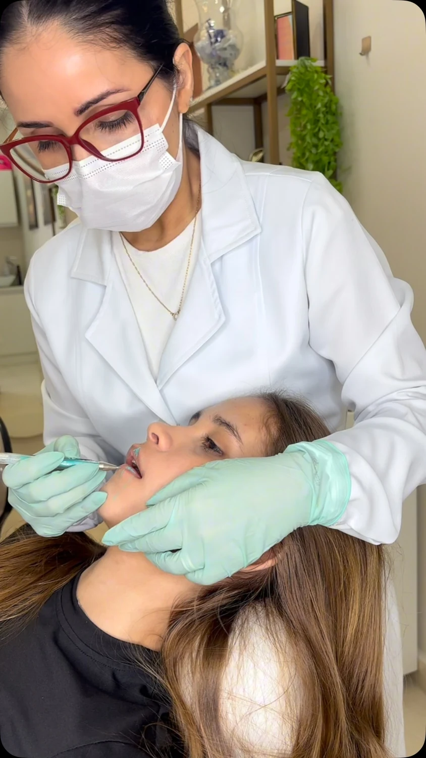 Dra. Keyla Carvalho, cirurgiã-dentista